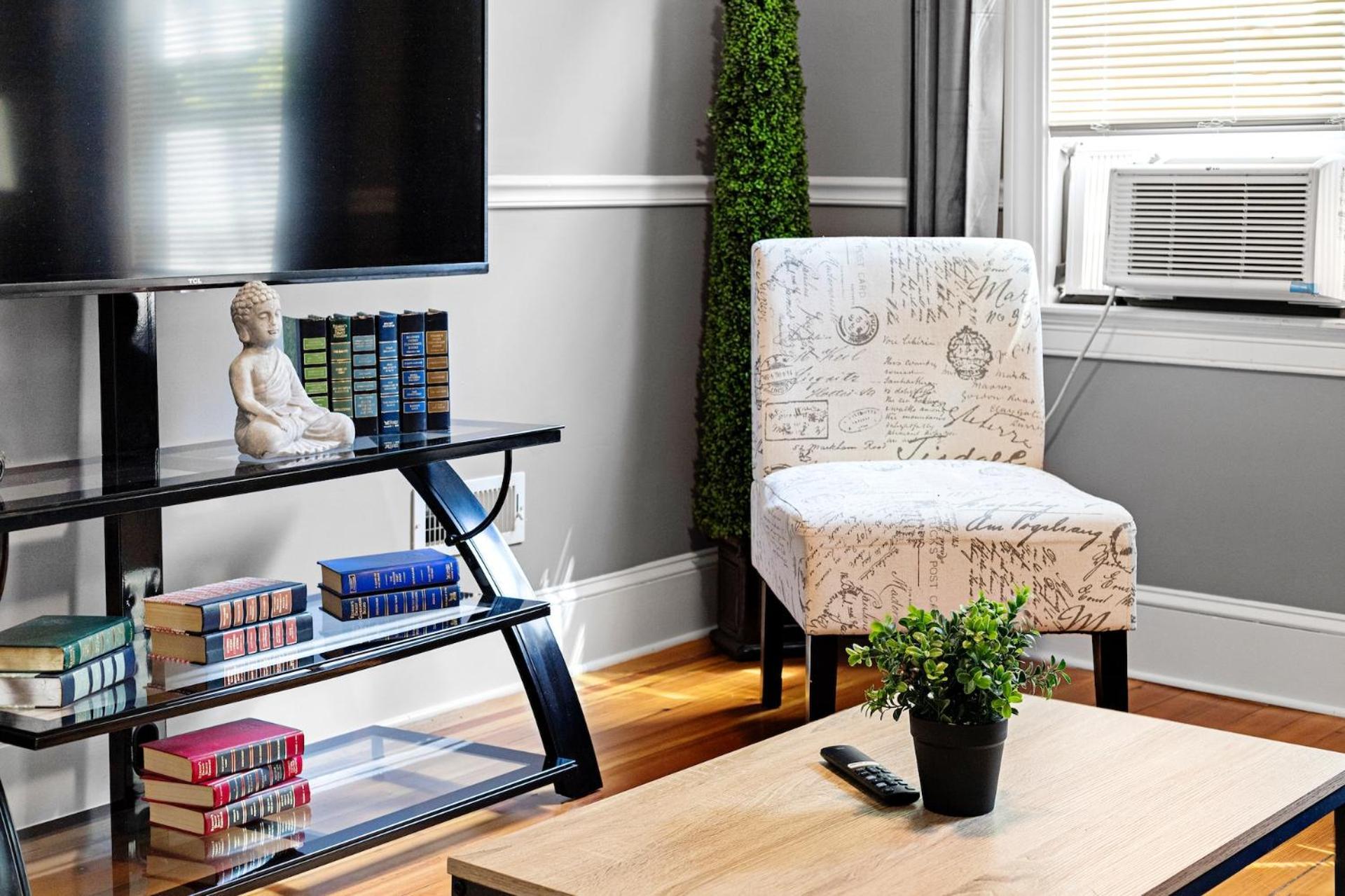 Spacious Apartments Near Ashmont - Evonify Stays Бостон Экстерьер фото