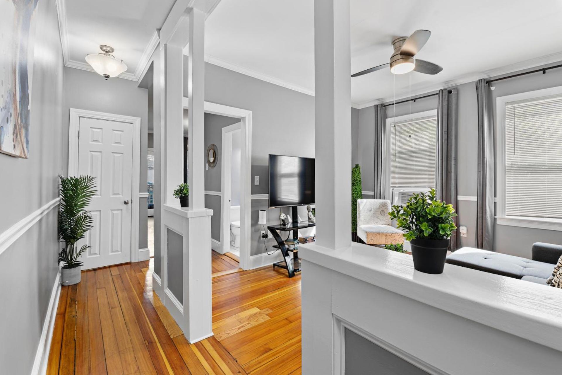 Spacious Apartments Near Ashmont - Evonify Stays Бостон Экстерьер фото